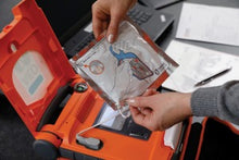 Load image into Gallery viewer, CARDIAC SCIENCE POWERHEART G5 BUSINESS PACKAGE